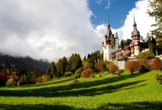 From Bucharest: Dracula Castle Day Trip for Two