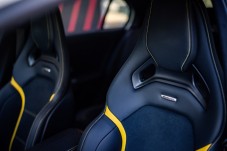 Conduzir um Mercedes AMG CLA45 1 volta + 1 volta em co-piloto