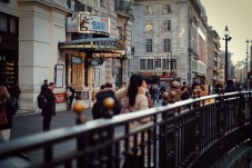 Teatr i popołudniowa herbata dla dwojga